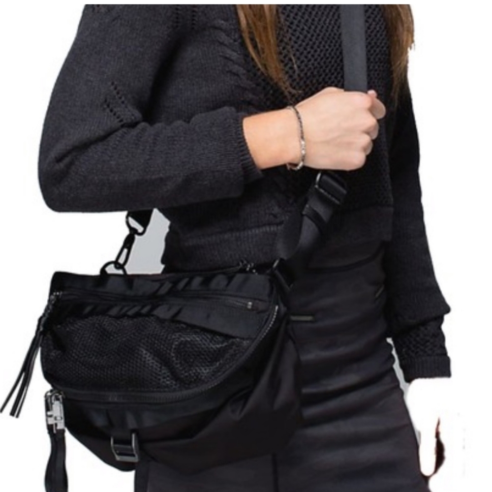 Lululemon | Go Lightly Crossbody Belt Bag Black Lightweight Travel